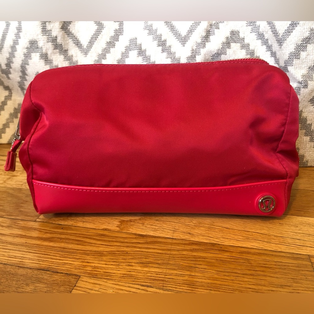 lululemon everywhere kit 4L